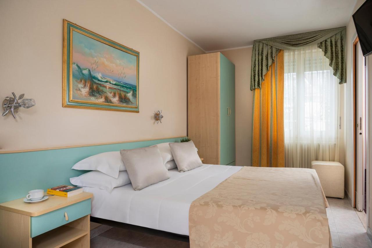 Albergo Ristorante Pozzi Bellaria-Igea Marina Exterior photo