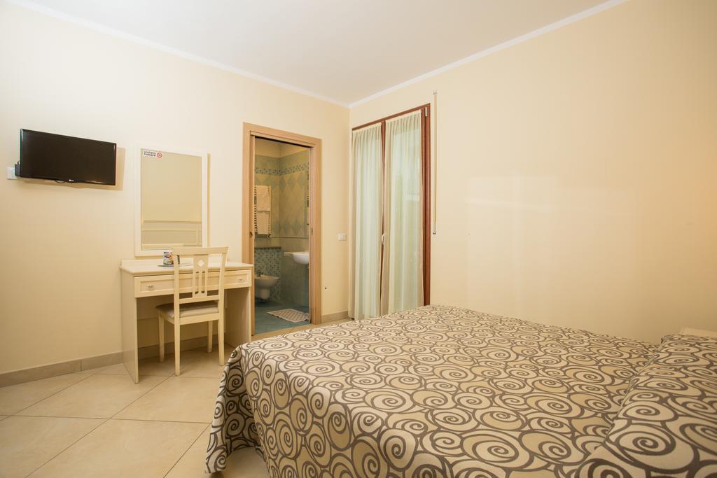 Albergo Ristorante Pozzi Bellaria-Igea Marina Exterior photo