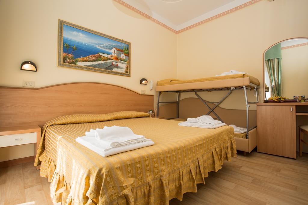 Albergo Ristorante Pozzi Bellaria-Igea Marina Room photo